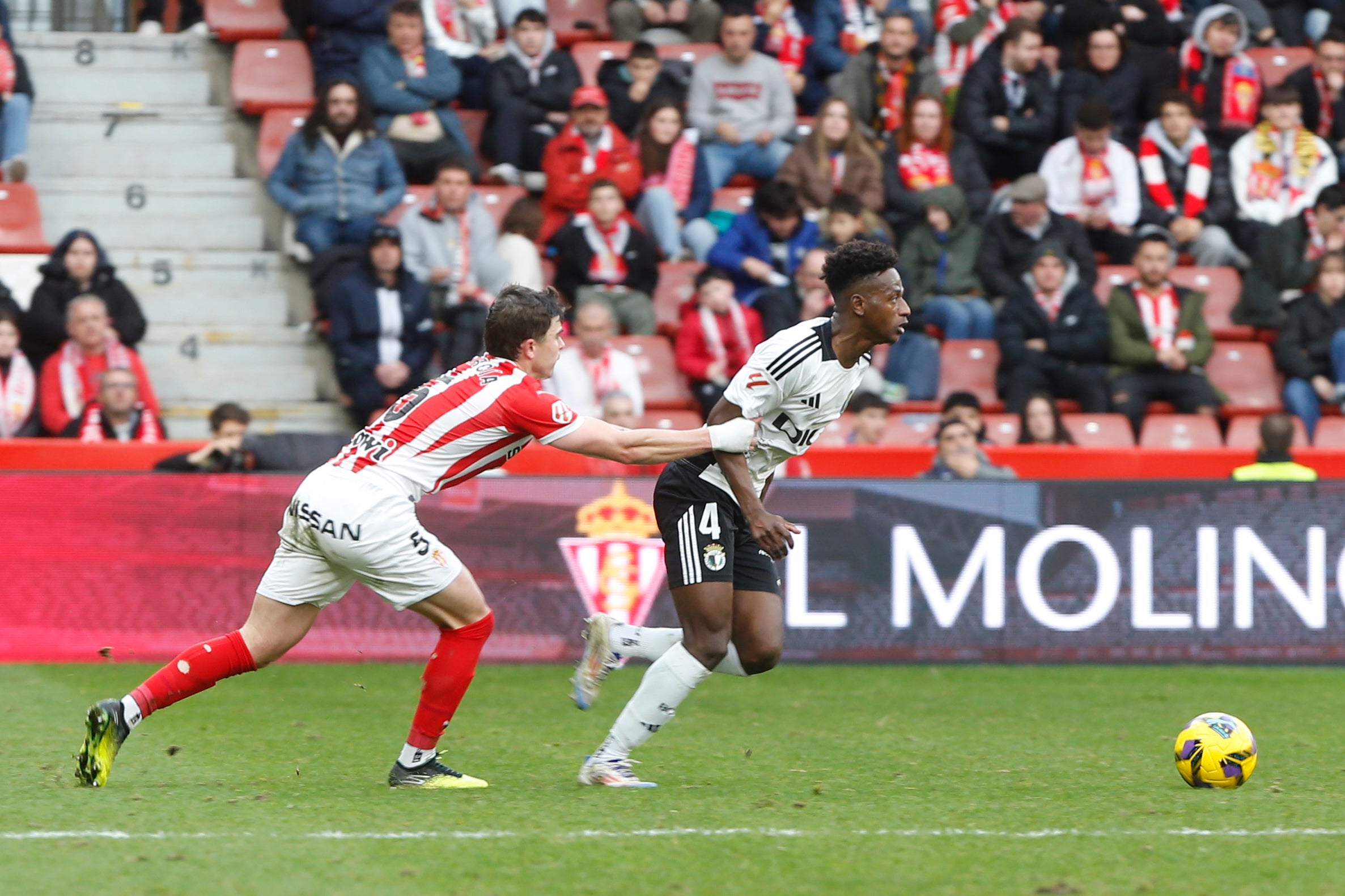 Así ha sido, en imágenes, la derrota del Burgos CF en Gijón