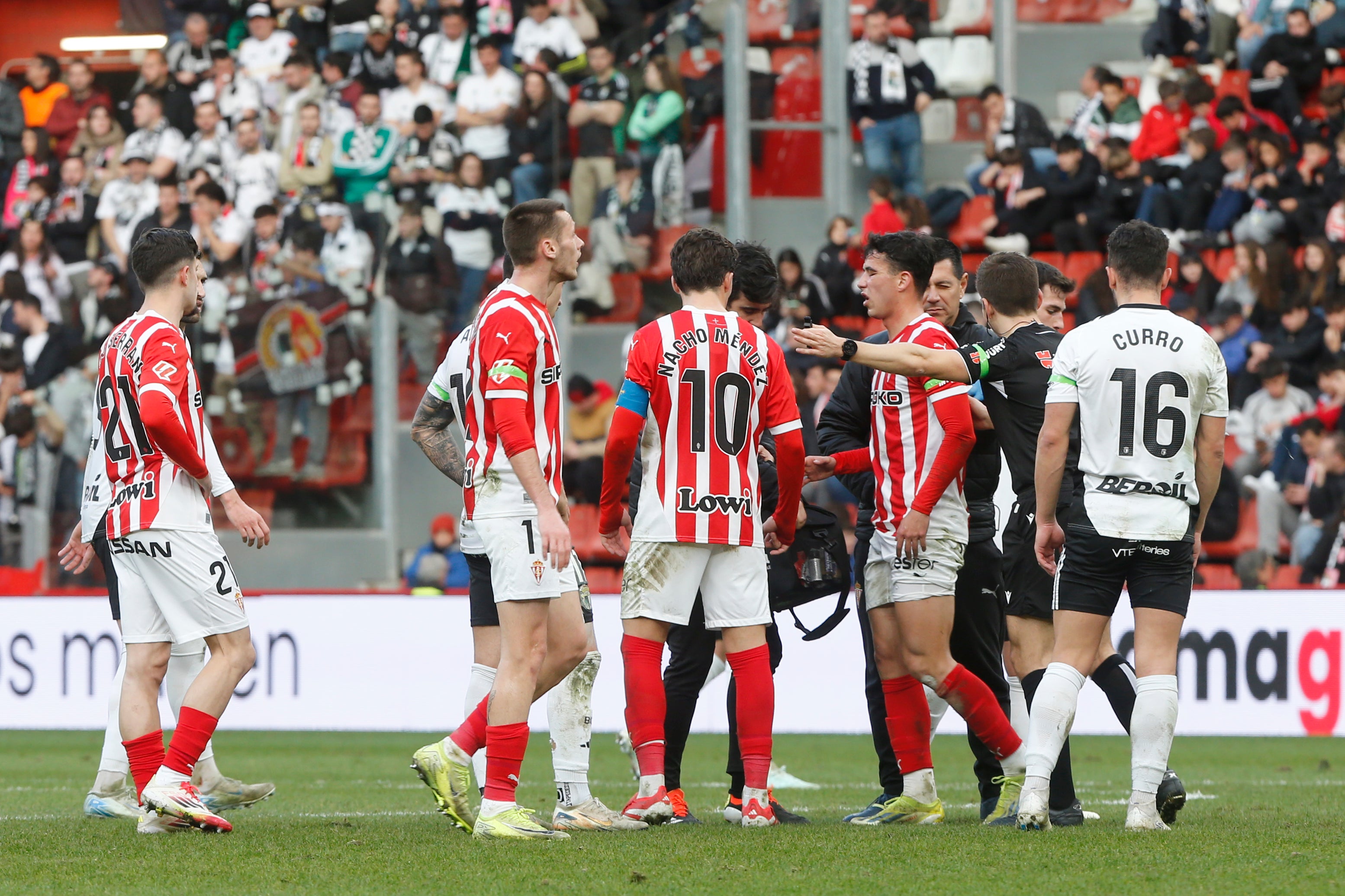 Así ha sido, en imágenes, la derrota del Burgos CF en Gijón