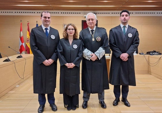 El presidente del TSJCyL, José Luis Concepción (segundo por la dcha.) junto a los jueces nombrados Iván Tobar Alzuguren, María Belén Monje Grandes y Jon Bóveda Álvarez.