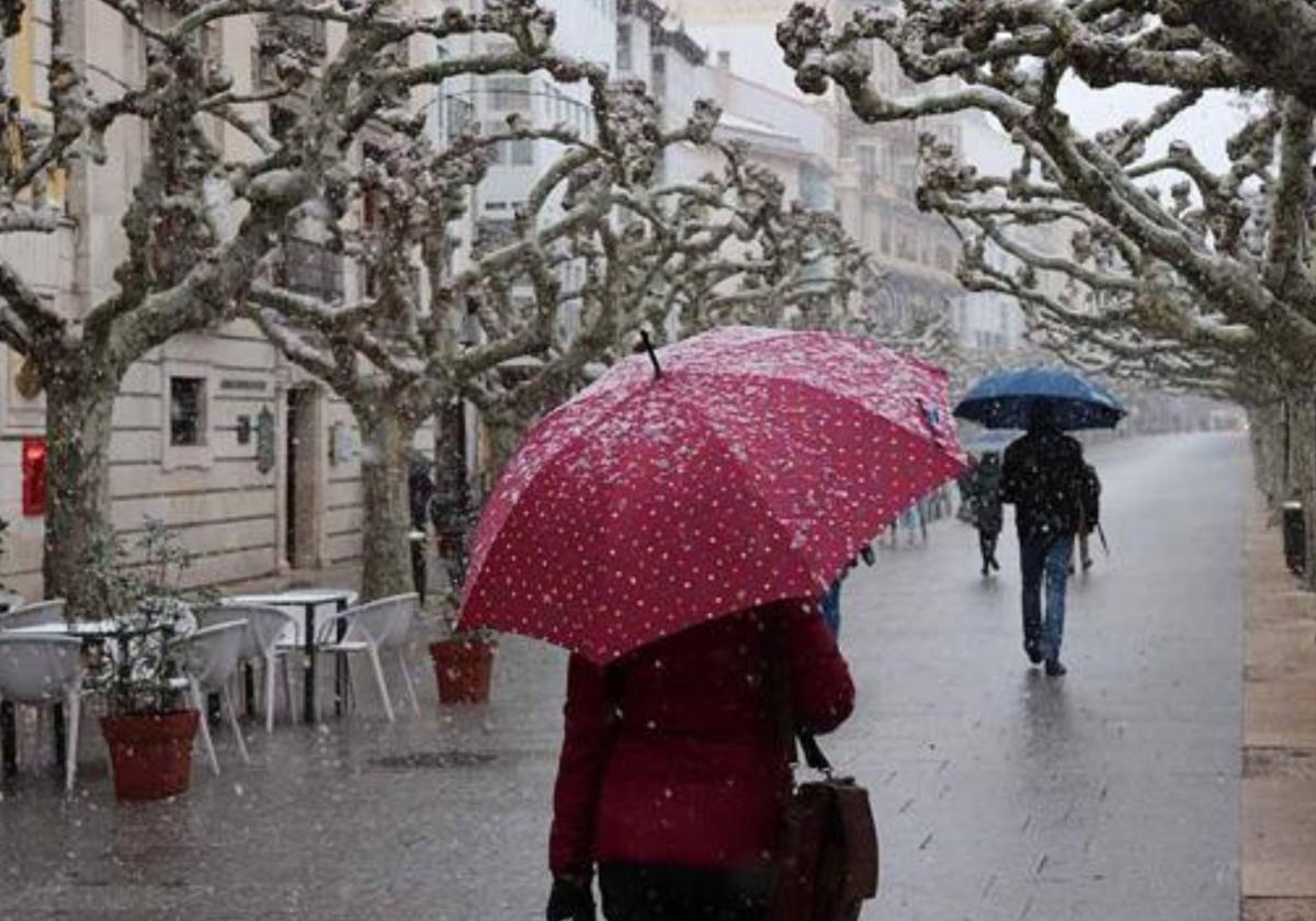 Imagen del centro de Burgos durante un día de nieve.