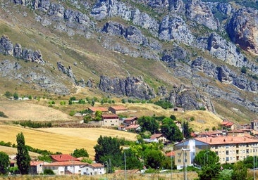 Las condiciones para alquilar un bar y un polideportivo en un pueblo de Burgos