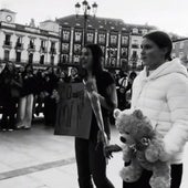 La declaración de amor en la Plaza Mayor de Burgos que se ha hecho viral
