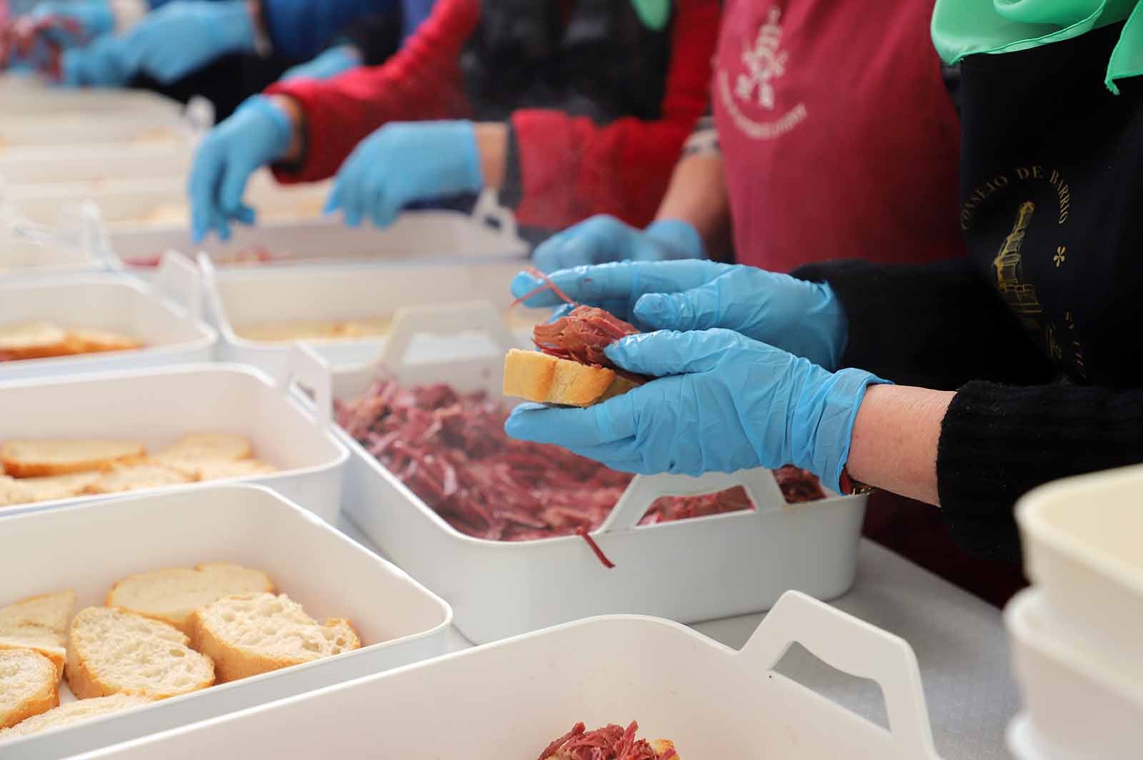 Así ha sido, en imágenes, el tracional reparto de cecina