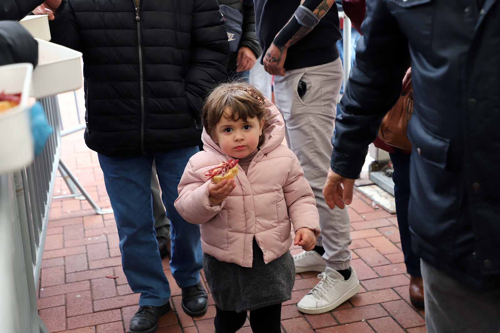 Así ha sido, en imágenes, el tracional reparto de cecina