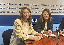Virginia Martínez a la izquierda junto a Cristina Valderas.
