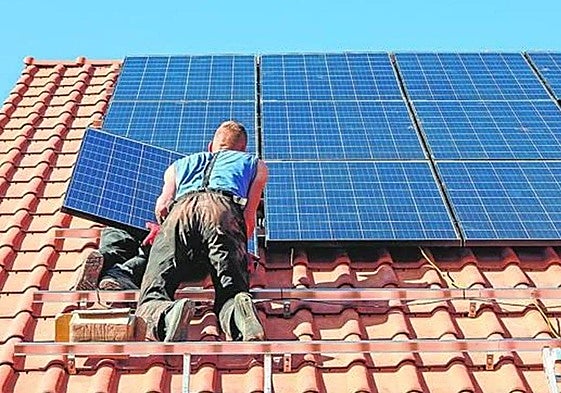 Instalación de paneles solares.