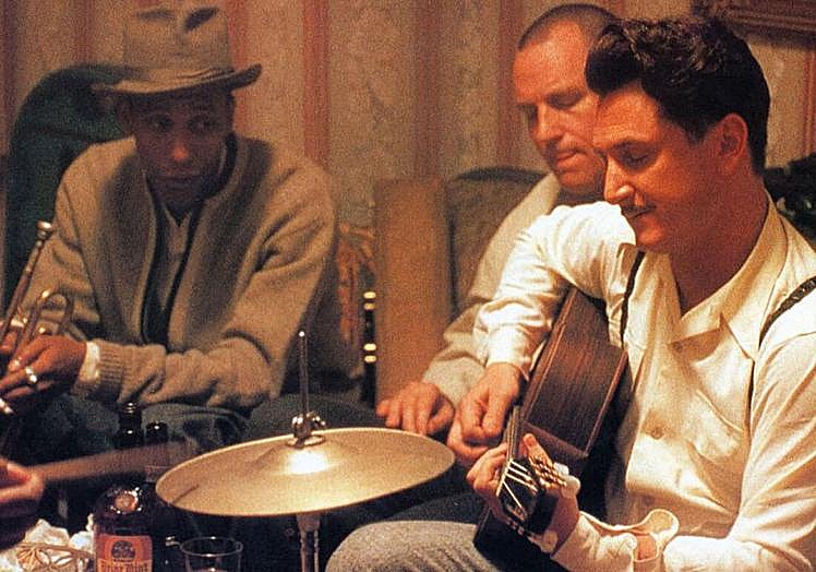 Sean Peen en un fotograma de 'Acordes y desacuerdos'.