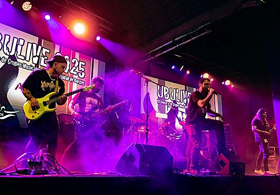 El grupo Ascua durante el concierto.