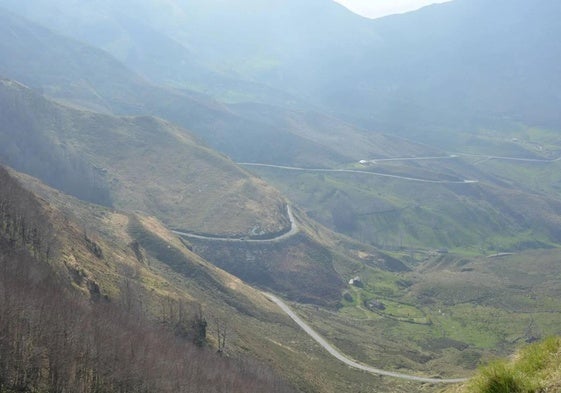 Vista del puerto de Lunada.