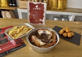 Combo 'Pollito Pío' que incluye 1 pollo, patatas, croquetas de jamón y bebida.