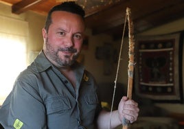 Juan Simarro en su oficina de Valdorros, en Burgos.