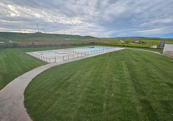 Vista de las piscinas de Alfoz de Quintanadueñas, en Burgos.