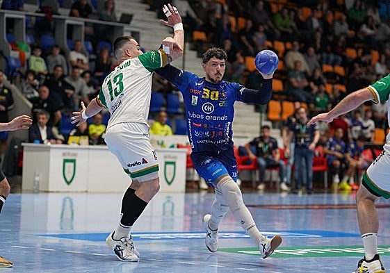 Instante del partido entre Anaitasuna y Villa de Aranda.