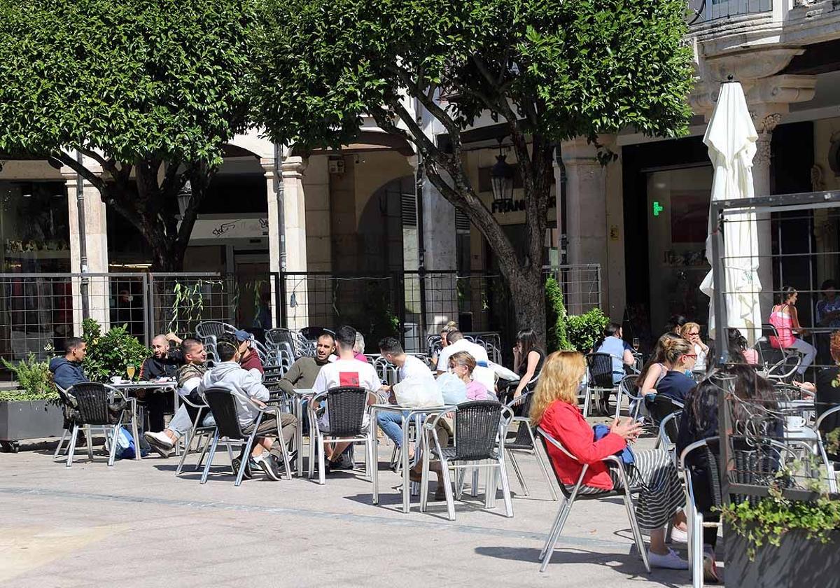 El Ayuntamiento de Burgos busca vías de acuerdo para la ordenanza de terrazas