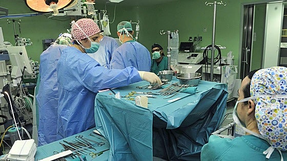 Más pacientes esperan una operación en Burgos, pero se reduce el tiempo de demora