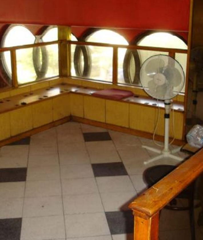 Imagen secundaria 2 - Aspecto del interior del local que se vende en Burgos.