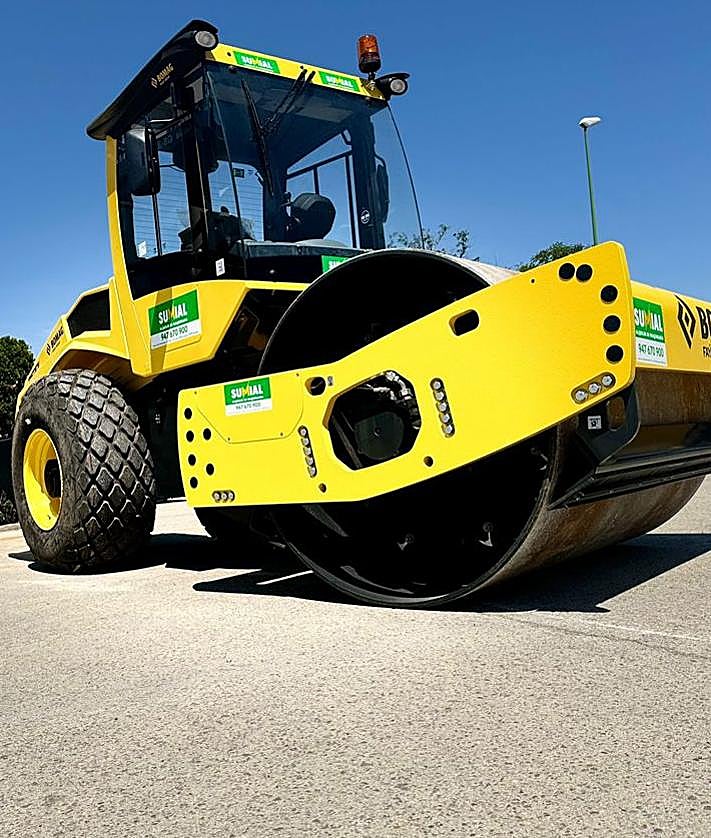 Imagen secundaria 2 - Alquiler de maquinaria de movimiento de tierra: clave para proyectos de construcción eficientes y seguros