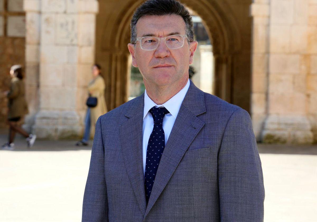 Félix Valbuena, nuevo decano de la Facultad de Derecho de la Universidad de Burgos.