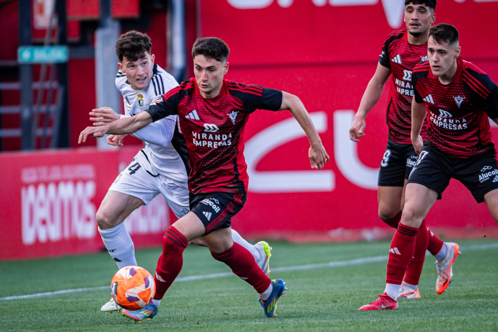 La derrota del Burgos CF en el derbi, en imágenes