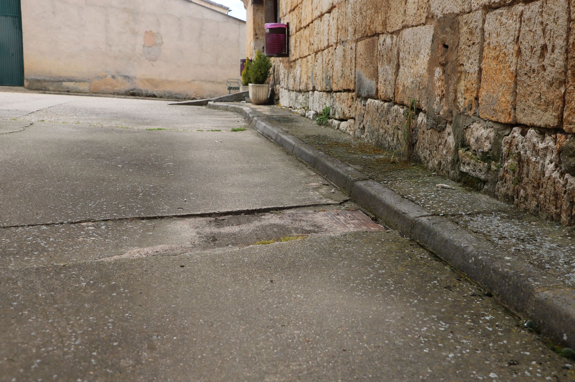 El mal estado de las calles de Villanueva Matamala, en imágenes