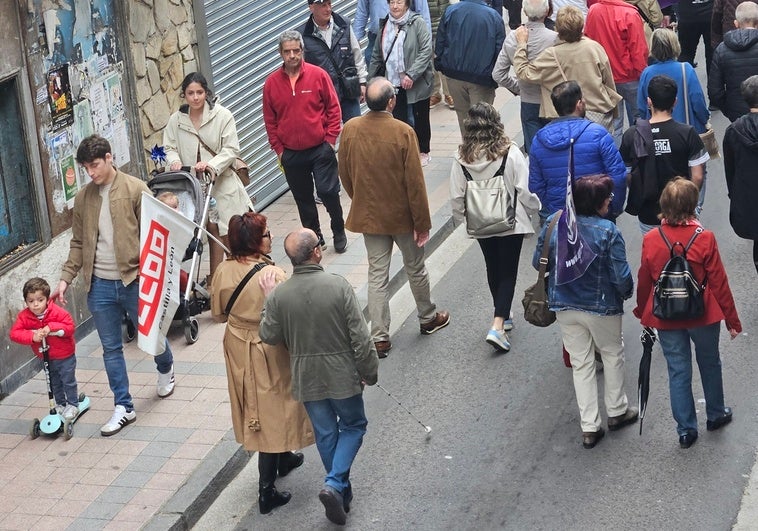 Unas doscientas personas participaron en la marcha