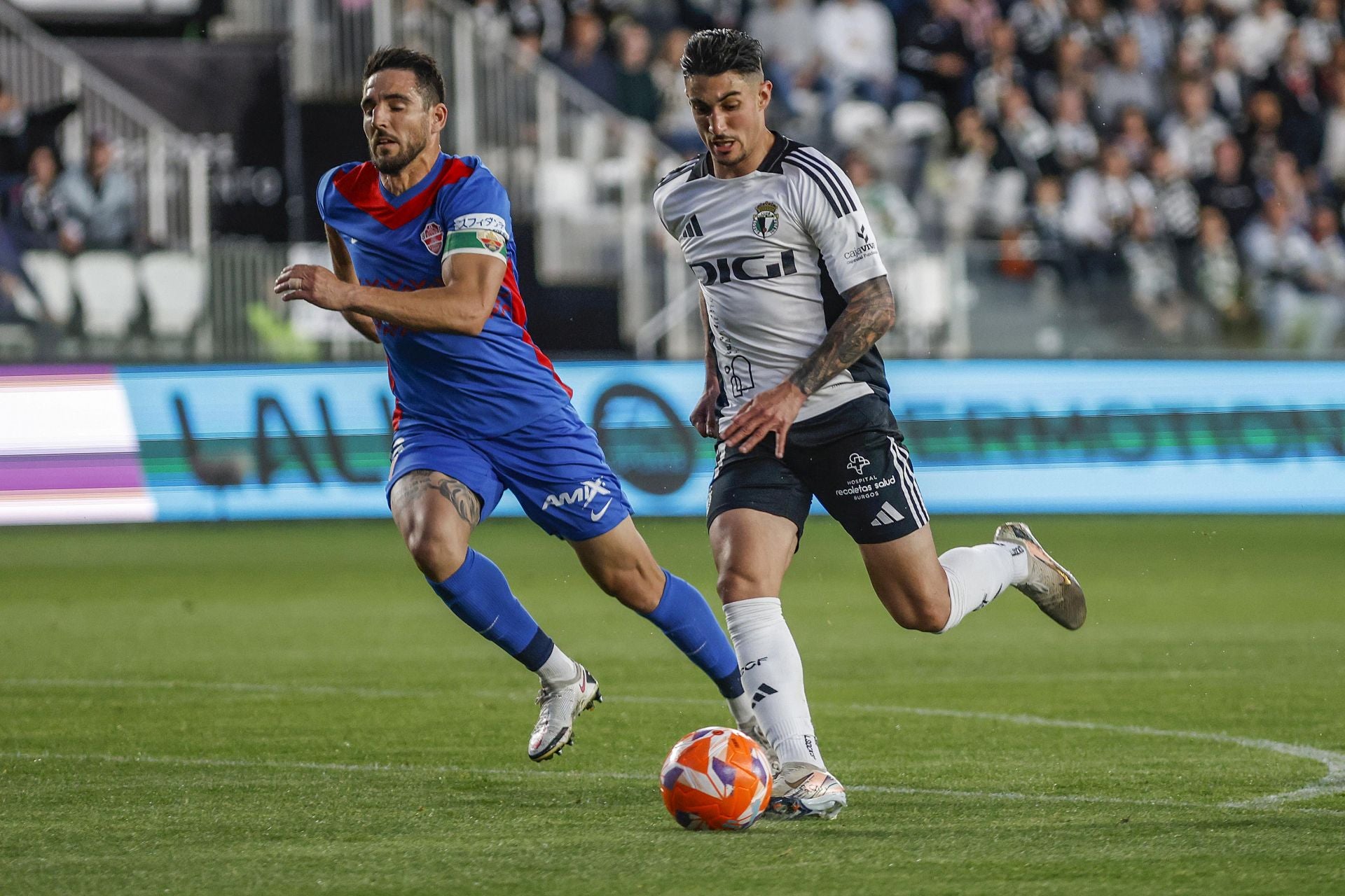 La derrota del Burgos frente al Elche, en imágenes