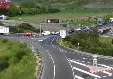 Una colisión múltiple deja cuatro heridos y retenciones en la AP-1