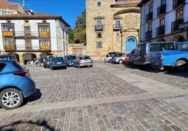 Parte de la plaza en la que se pondrá un nuevo pavimento.