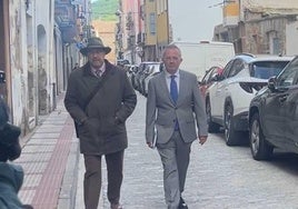 García de Viedma y Aláez a la llegada al Juzgado.