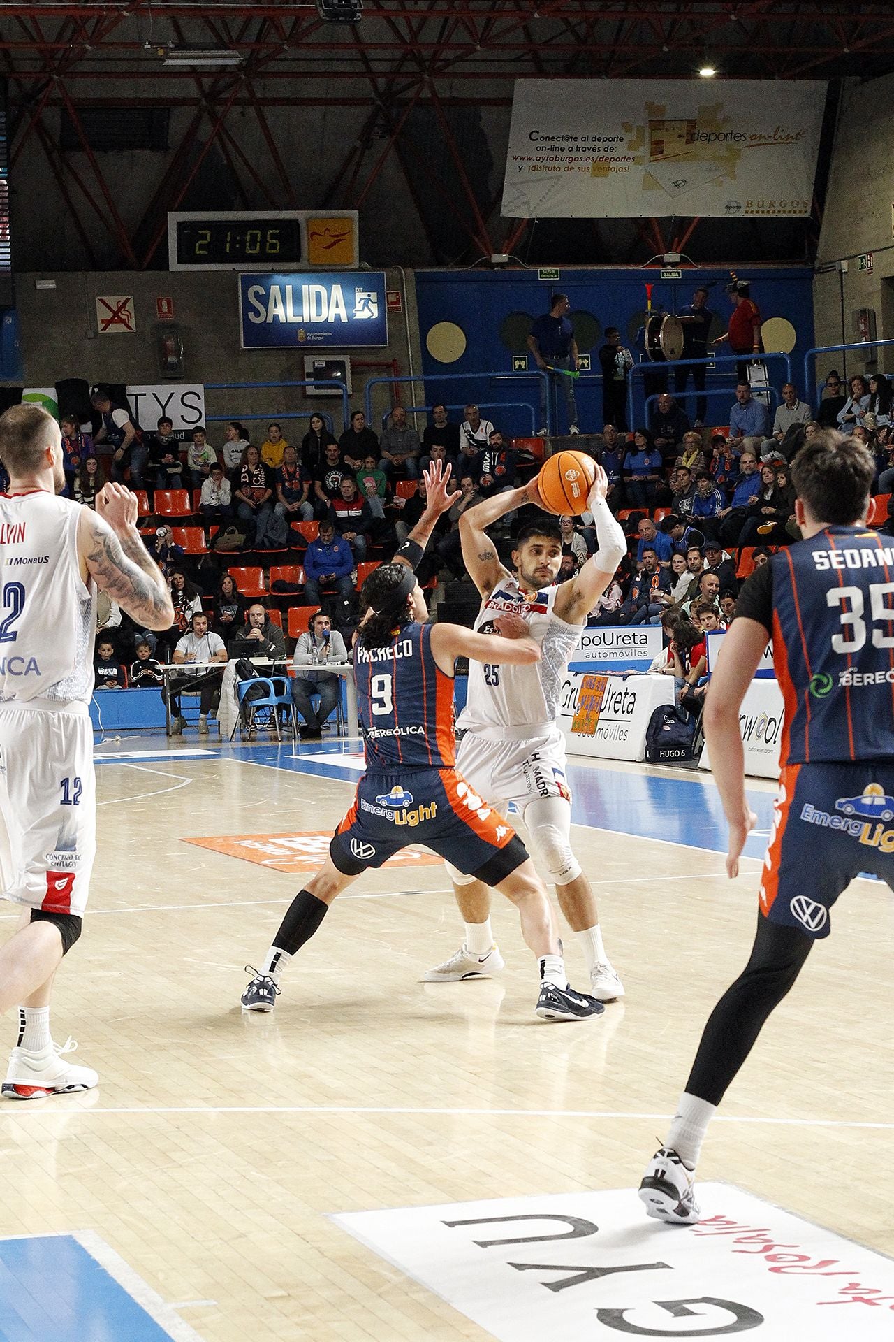 Imágenes de la derrota, aunque pase a playoffs, del Tizona