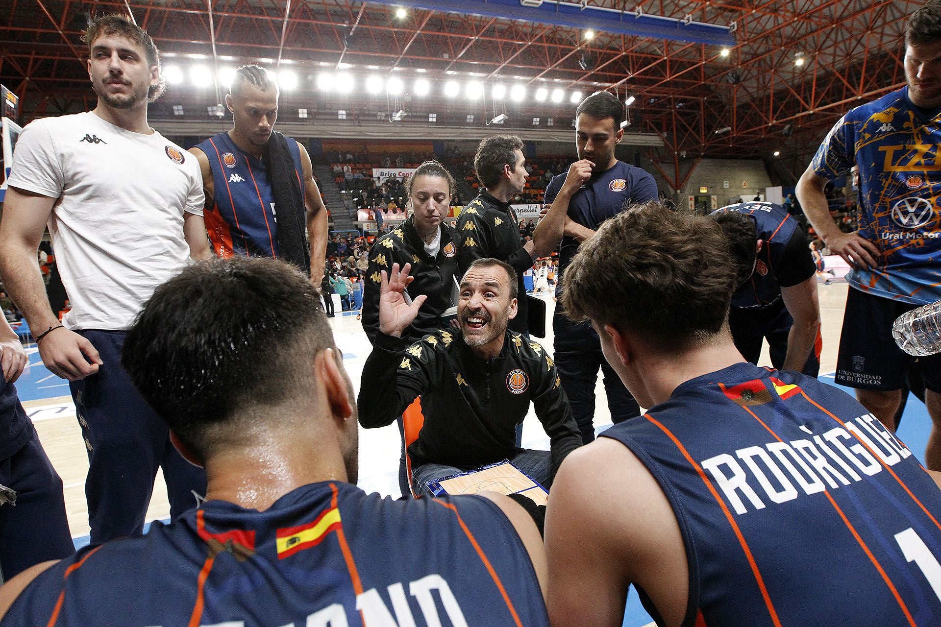 Imágenes de la derrota, aunque pase a playoffs, del Tizona