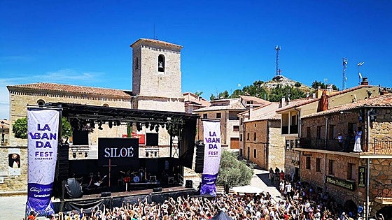 Un pueblo de Burgos, a la final para que Amazon le pague una gran fiesta