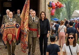 Imagen creada con IA de los dos actos más representaticos del Curpillos