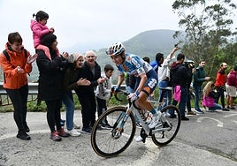 Juliette Labous durante su participación en la Itzulia Women.