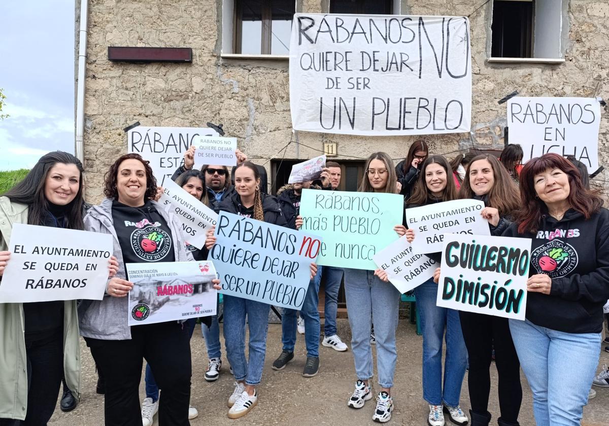 Rábanos acude a la Diputación y la Junta para seguir siendo capital de su municipio