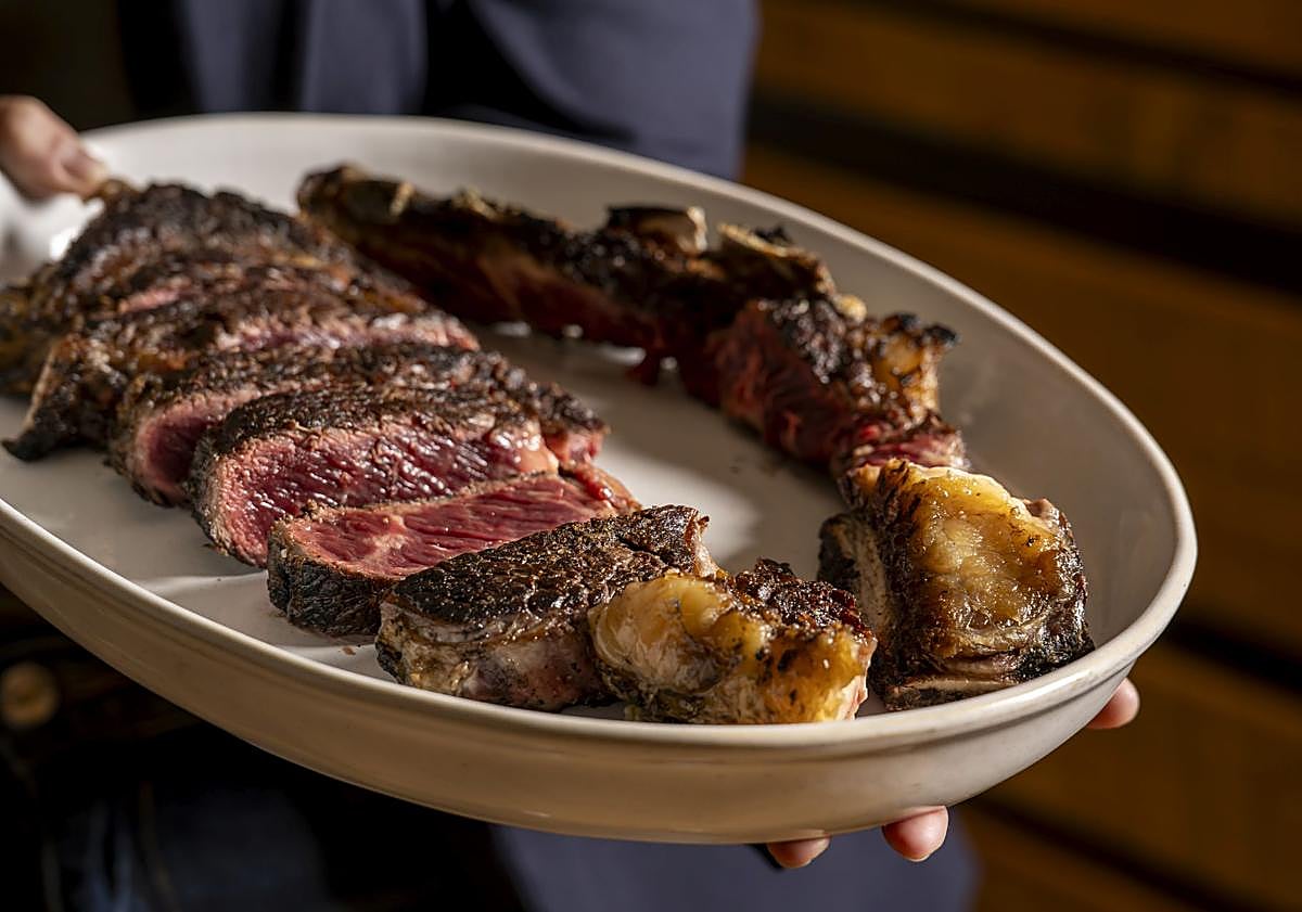 Imagen principal - Abraza el culto y respeto a la brasa