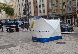 Una carpa de la Policía Local de Burgos cubre el cadáver del hombre.