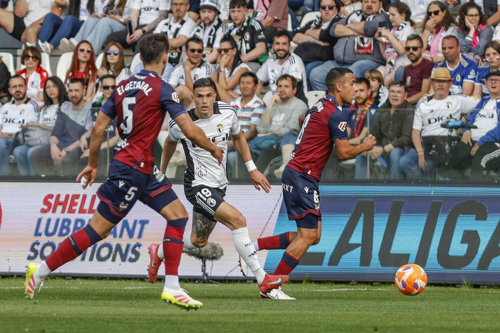 El Levante sella el ascenso directo en El Plantío