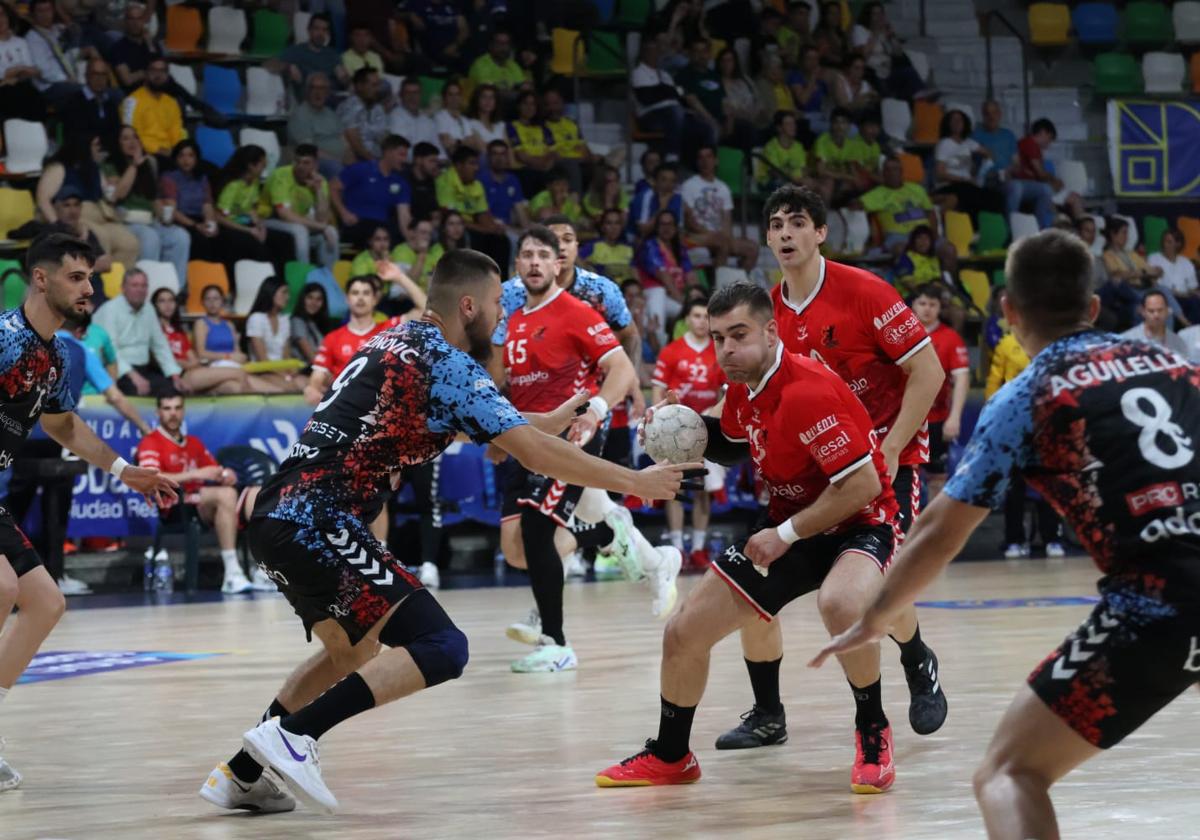 El UBU San Pablo Burgos noquea al Sinfín y se jugará el ascenso a la Asobal este mediodía