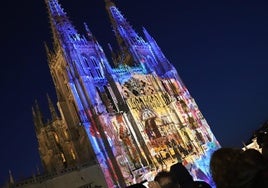 Videomapping sobre la fachada de la Catedral de Burgos.