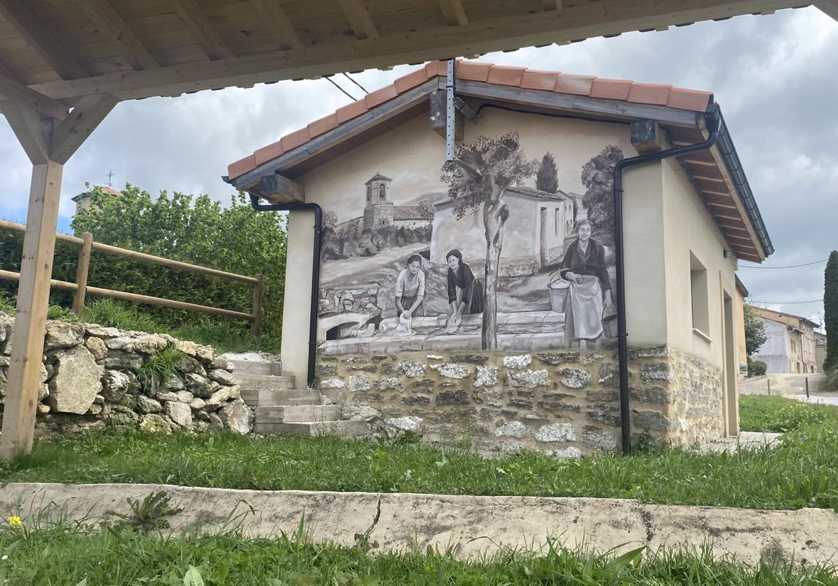 Los murales de un pueblo de Burgos que muestran su pasado