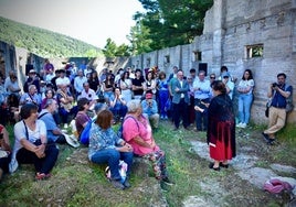 Homenajeado a los presos republicanos que trabajaron en condiciones de semiesclavitud en la construcción del Tren Directo.