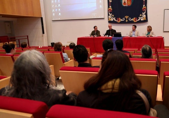 Fotografía de la reunión Intercongresos del Comité Investigador de Migraciones del FES.