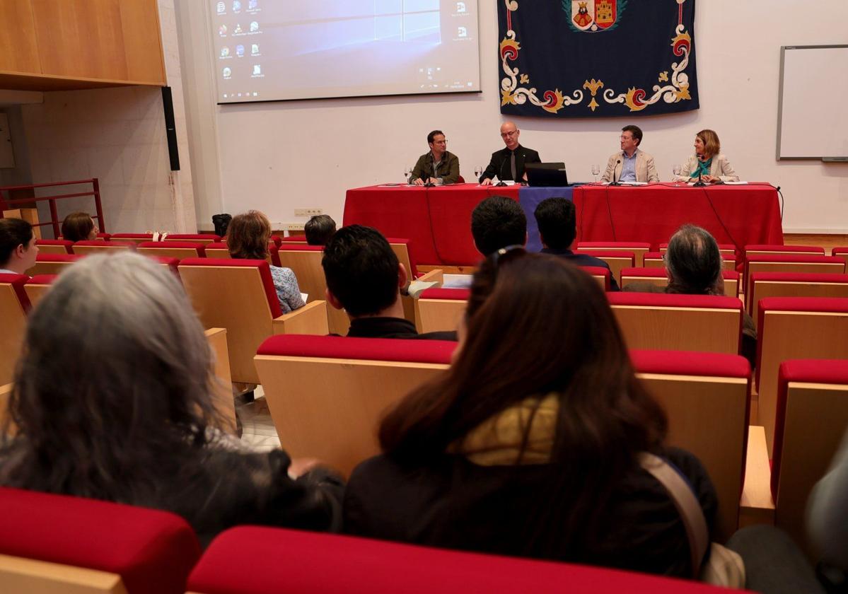 Fotografía de la reunión Intercongresos del Comité Investigador de Migraciones del FES.