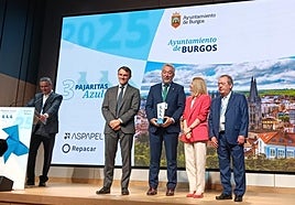 El concejal de Medio Ambiente del Ayuntamiento de Burgos, Carlos Niño, ha recogido el premio.