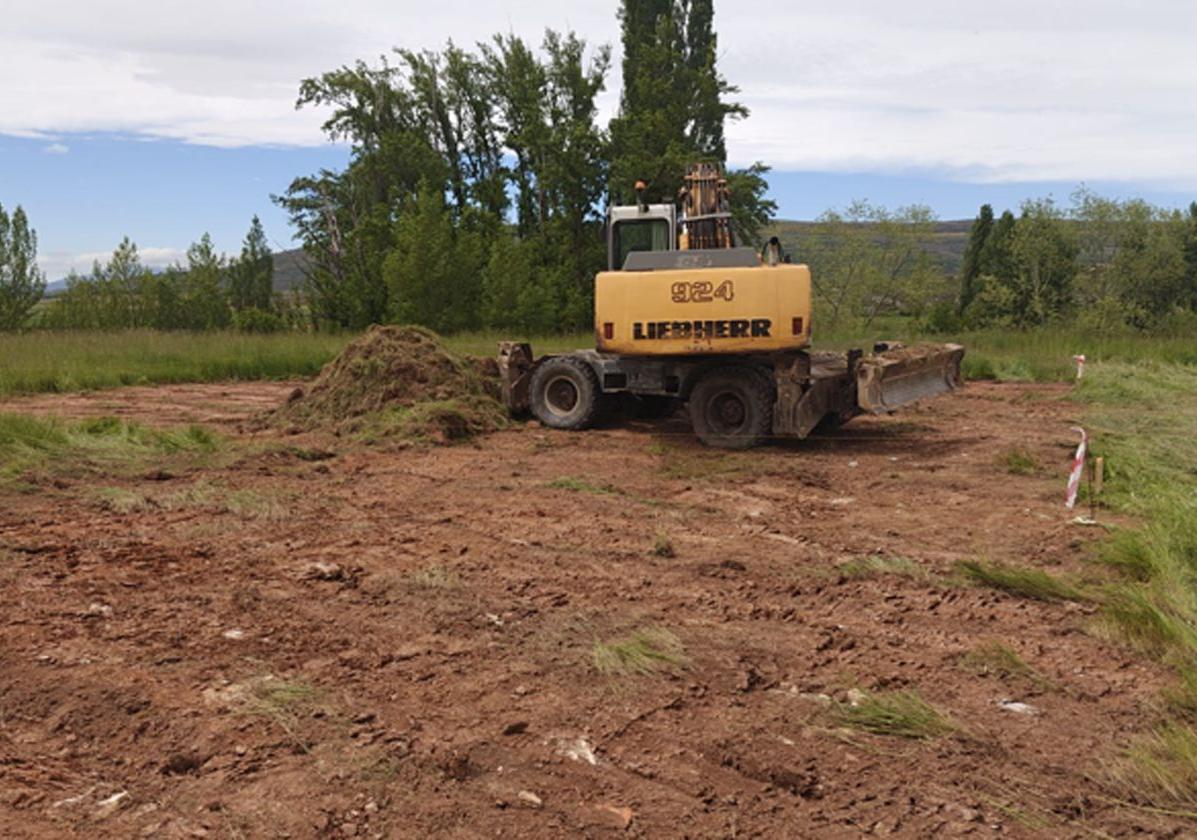 Obras para la construcción de un centro de transformación de alimentos en Quintanas de Valdelucio.