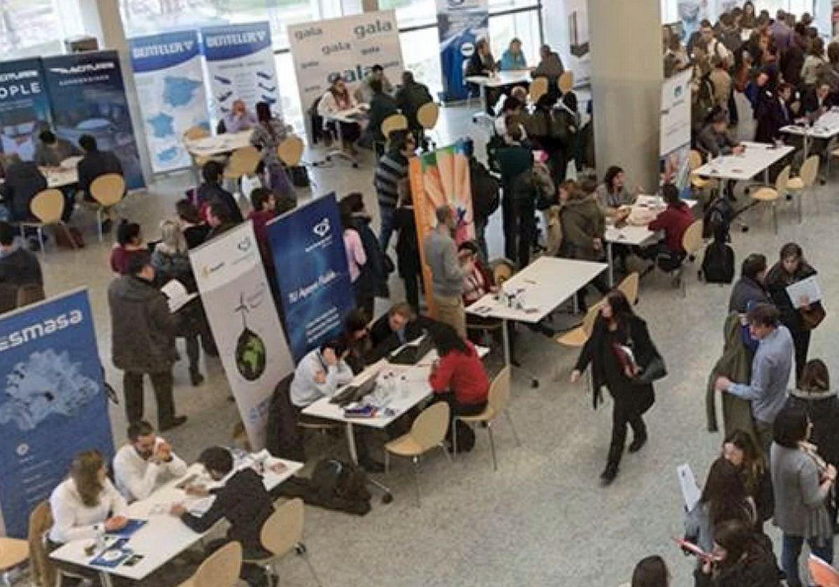 Aguas de Burgos busca talento en el Foro del Empleo de la UBU