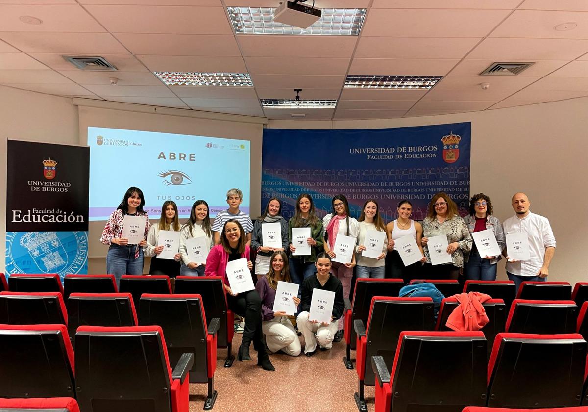 Estudiantes de Burgos sensibilizan sobre la violencia de género en España e India