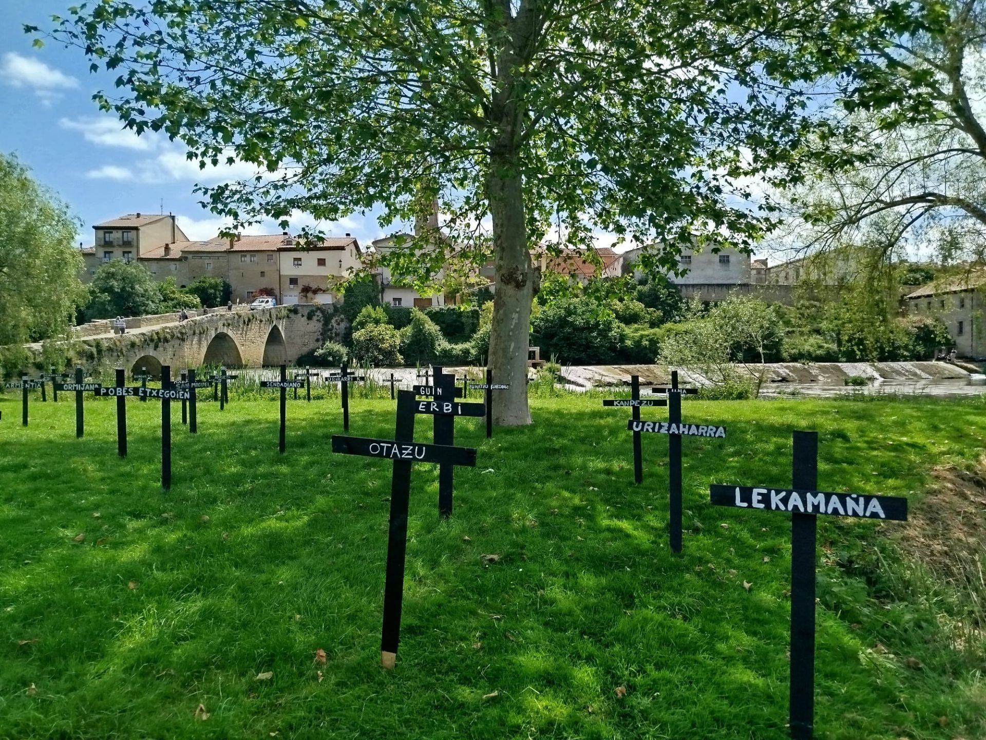 Así ha sido la protesta contra los macroproyectos energéticos en un pueblo de Burgos