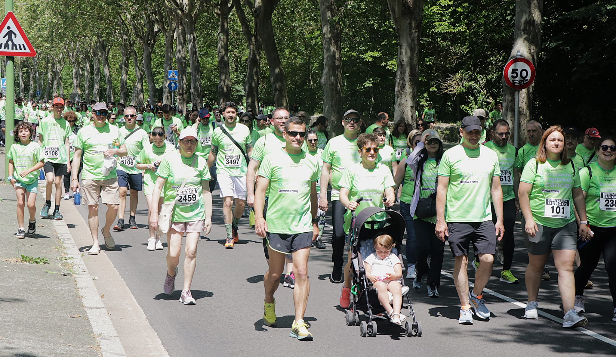 La marcha contra el cáncer de Burgos, en imágenes